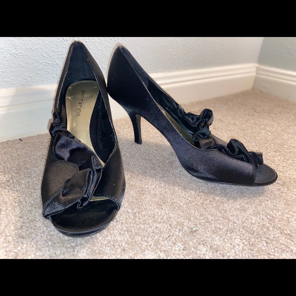 SILKY BLACK RUFFLED HEELS